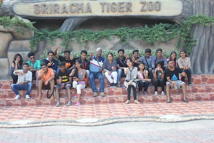 Guiders Education aviation combo batch students @ Sriracha Tiger Zoo Thailand